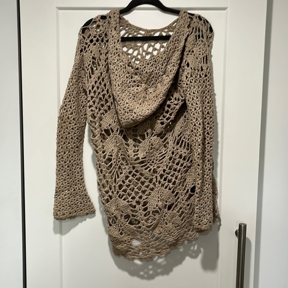 Hooded crochet beach cover up. - Picture 1 of 2